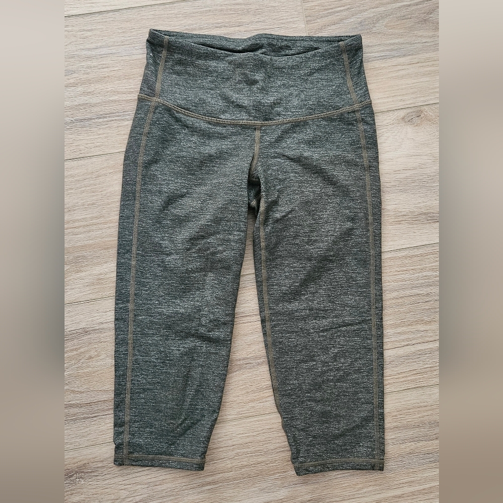 Athleta Heathered Green Capri Leggings Size XXS